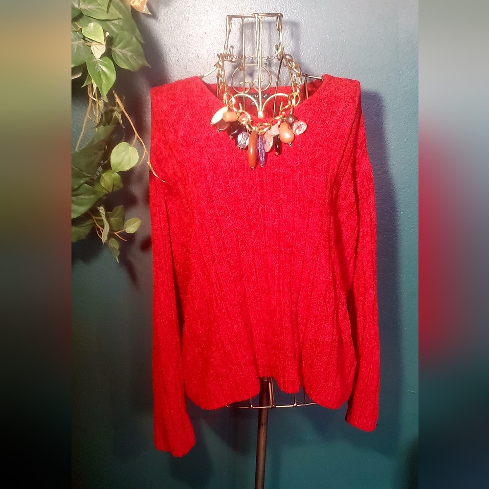 ❤Carolyn Taylor Sweater and Stone Necklace🖤